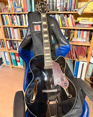 Ibanez AF71F chitarra semi acustica nera.