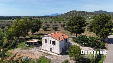 Rustico / Casale di 150 m² con 4 locali a Capalbio