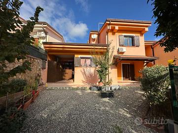 VILLA A SCHIERA A CERISANO