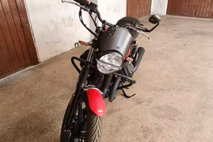 Moto Guzzi V7 Stone Rossa – Solo 3.372 km