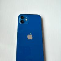 iPhone 12 con batteria al 100%