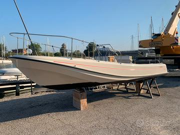 Boston whaler outrage 21 refit integrale 2024