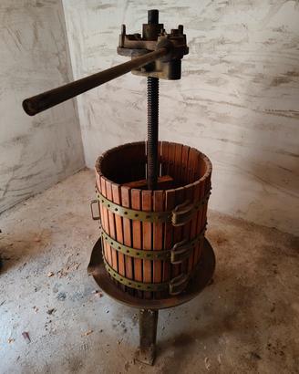 Torchio per uva originale d'epoca Martelli spa