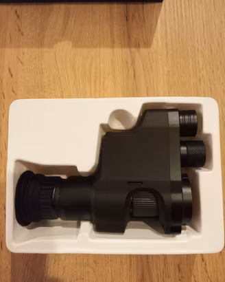 Visore notturno a infrarossi