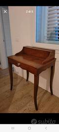 Tavolino scrittoio