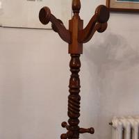 Appendiabiti in legno