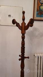 Appendiabiti in legno