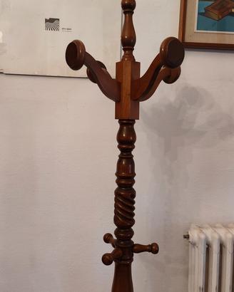 Appendiabiti in legno