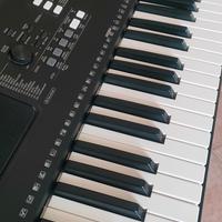 Yamaha PSR-E373 tastiera pianola 61 tasti + pedale