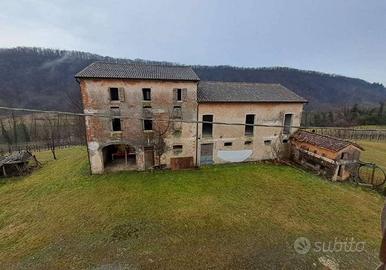 Immobile in asta di 720 m² con più di 5 locali e p
