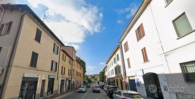 Trilocale con balcone e cantina a Como