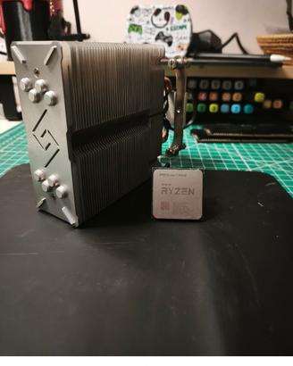 AMD Ryzen 7 3800X, 8 core / 16 thread, socket AM4