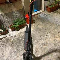 monopattino elettrico con due anni di garanzia 