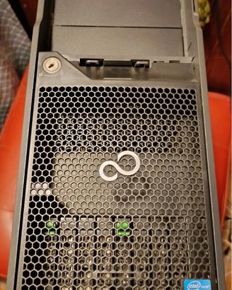 Fujitsu TX150 S8 Xeon E5-2420 1.90GHz RAM 8GB 300G