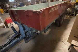 Rimorchio agricolo ribaltabile 3 lati