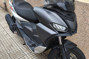 Scooter Aprilia SR GT 200