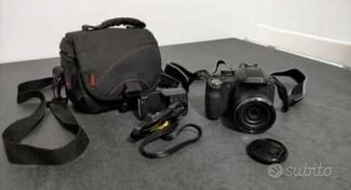 Fotocamera Fujifilm con borsa