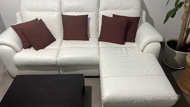 DIVANO QUATTRO POSTI CON CHAISE LINGUE