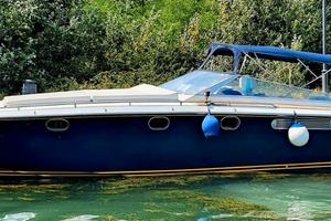 Particolarissimo motoscafo Baia 40 del 1984