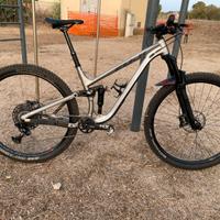 Mountain bike full suspended  29