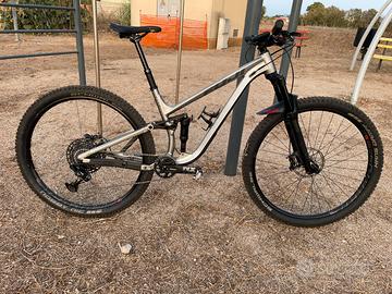 Mountain bike full suspended  29