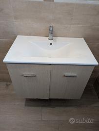 Lavabo bagno con mobiletto
