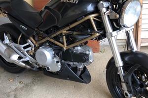 Moto Ducati Monster 600
