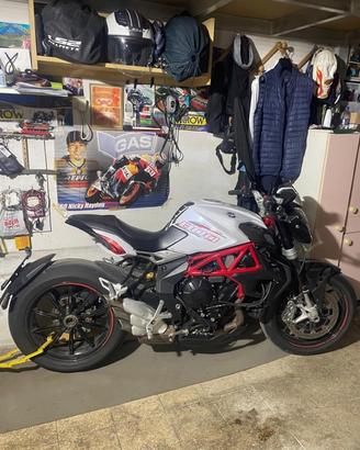 MV Augusta Dragster cc800