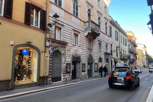 NEGOZIO A ALBANO LAZIALE