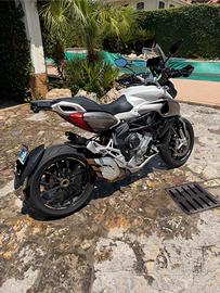 MV AGUSTA STRADALE 800