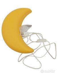 Lampada a parete Ikea a mezza luna per bambini