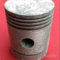 Pistone d'epoca anelli d'epoca