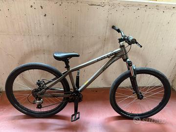 kona shonky dirt bike
