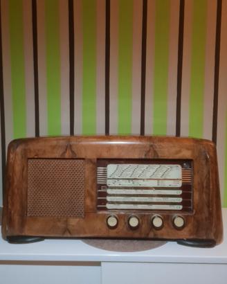 Radio antica a valvole "RIBASSO"