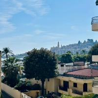 Alloggio a Menton Garavan con doppia vista mare