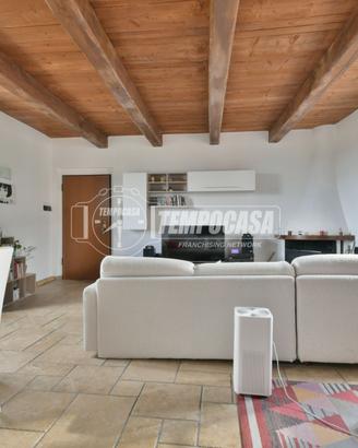 QUADRILOCALE CON PISCINA - CAVIGNANO