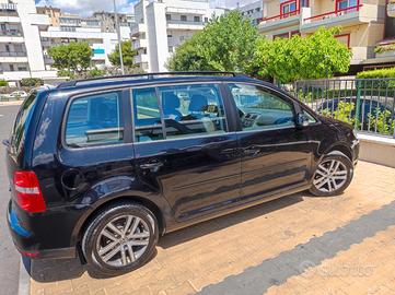 VOLKSWAGEN Touran - 2008
