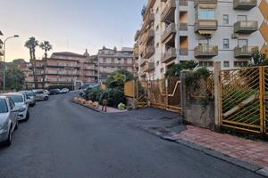 Locale deposito/garage via Nunzio Ferrara