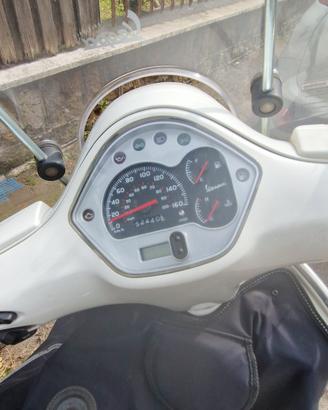 vespa. 300 ie gts