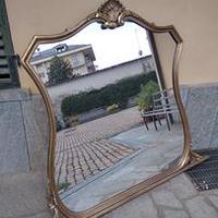 Grande specchiera vintage dorata