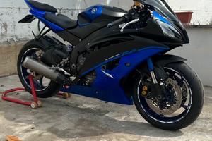 Yamaha r6 race blu 2014