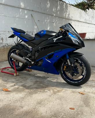 Yamaha r6 race blu 2014