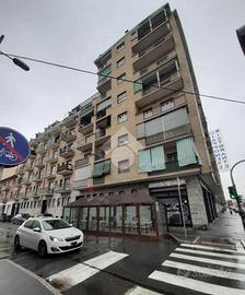 2 LOCALI A TORINO
