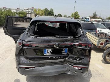 Volkswagen Tiguan 1.5 ibrida incidentata