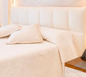 Letto matrimoniale in vera pelle con contenitore