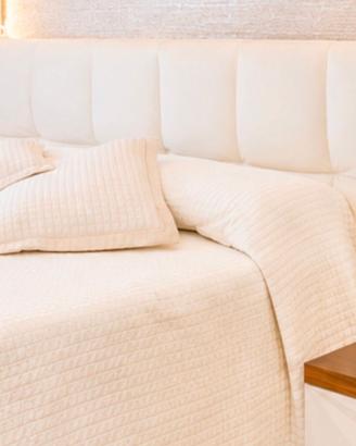 Letto matrimoniale in vera pelle con contenitore