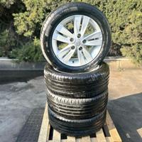 CERCHI COMPLETI DI GOMME (GOMME IN OMAGGIO) HYUNDA