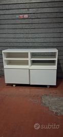mobiletto besta ikea con vetro sopra 