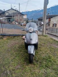 VESPA 200 L GTS