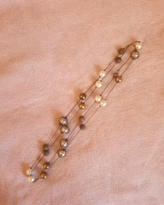 Collana di pietre e perle
